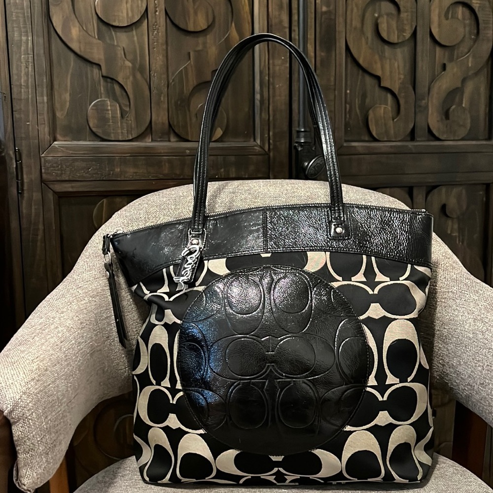 Coach Laura Signature Purse  f18335 Black